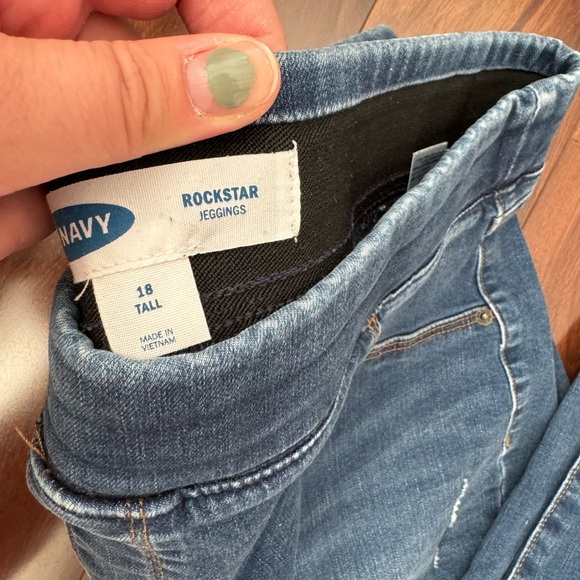Old Navy Rockstar jeggings - Picture 4 of 4